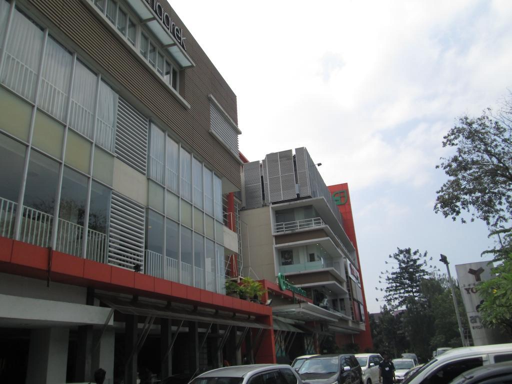 Anggrek Shopping 2*