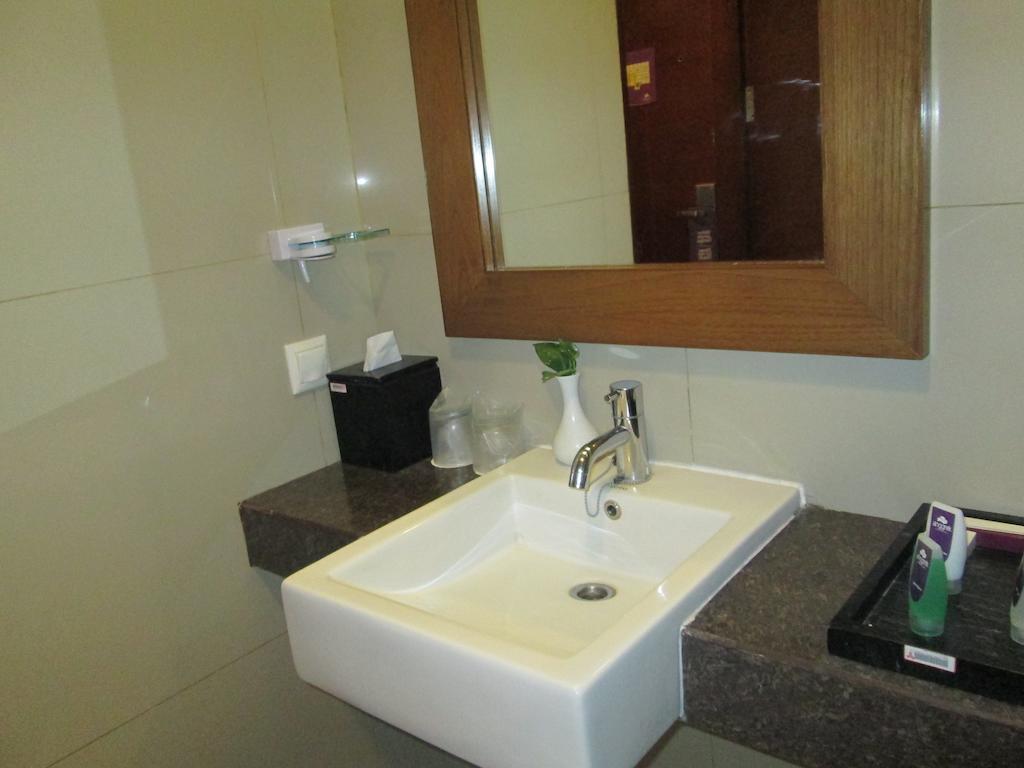 Anggrek Shopping Hotel