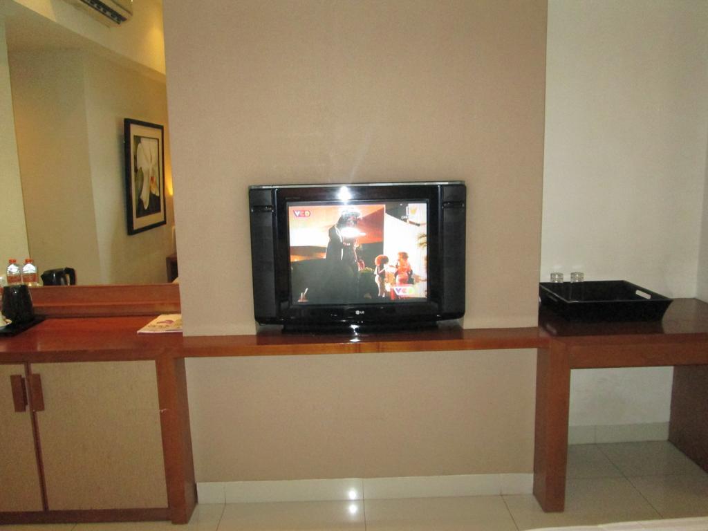 Anggrek Shopping 2*