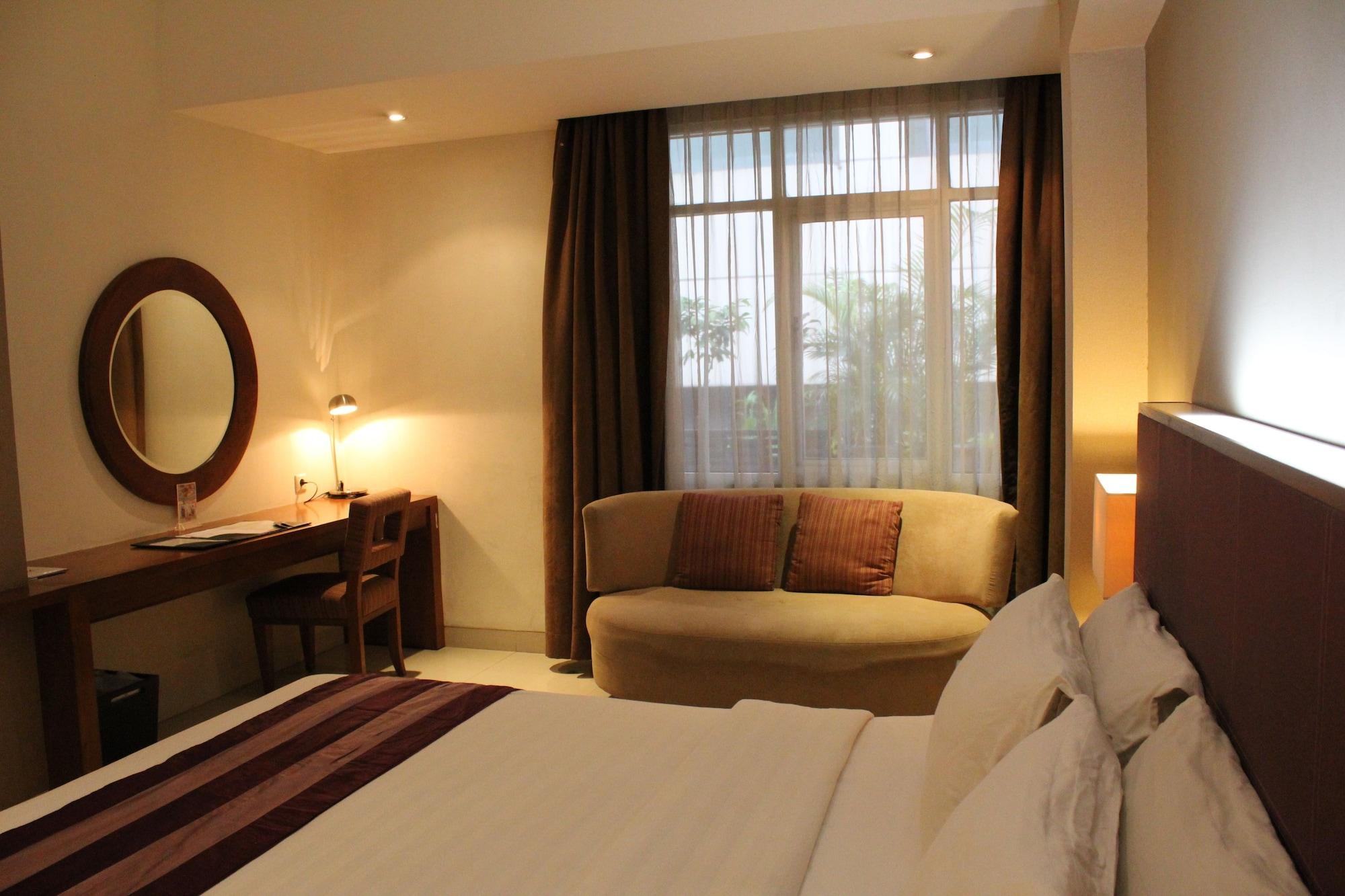 Anggrek Shopping Hotel 2*