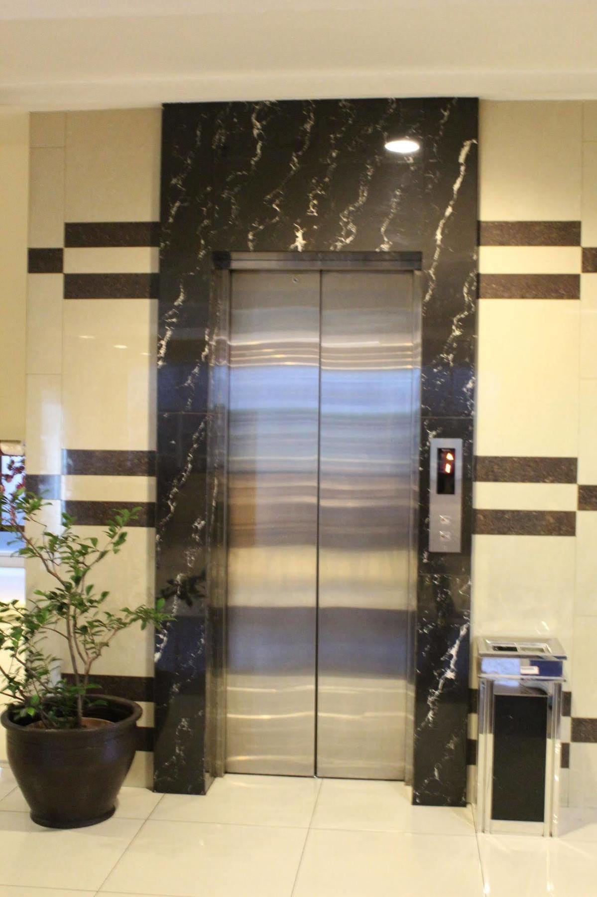 Hotel Anggrek Shopping